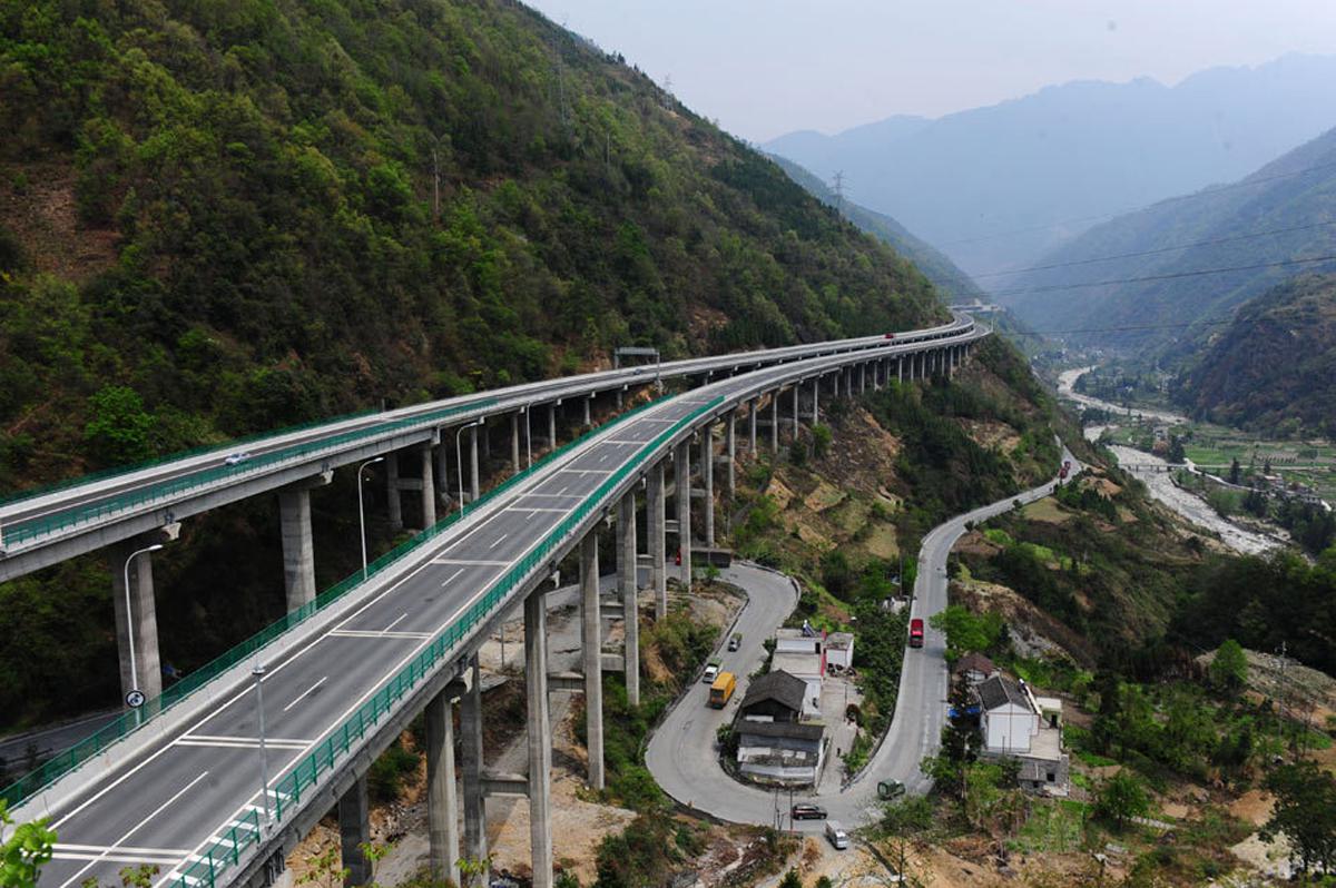 China road. Сычуань 